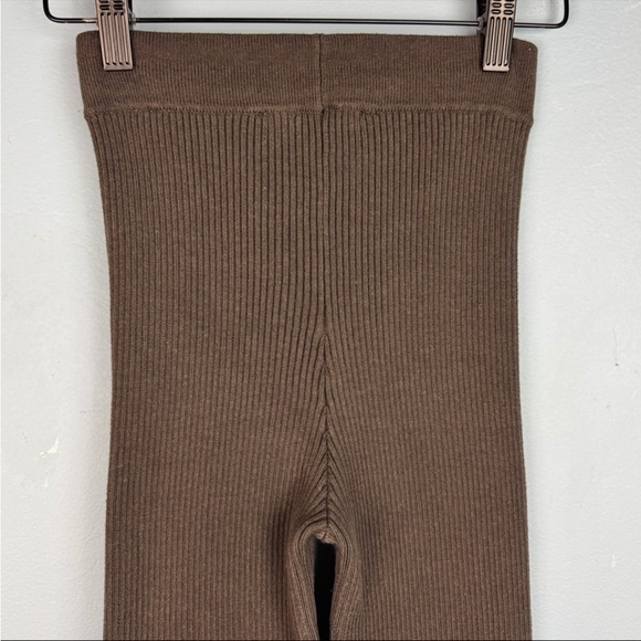 Essentials Chocolate Ribbed leggings - Picture 2 of 7